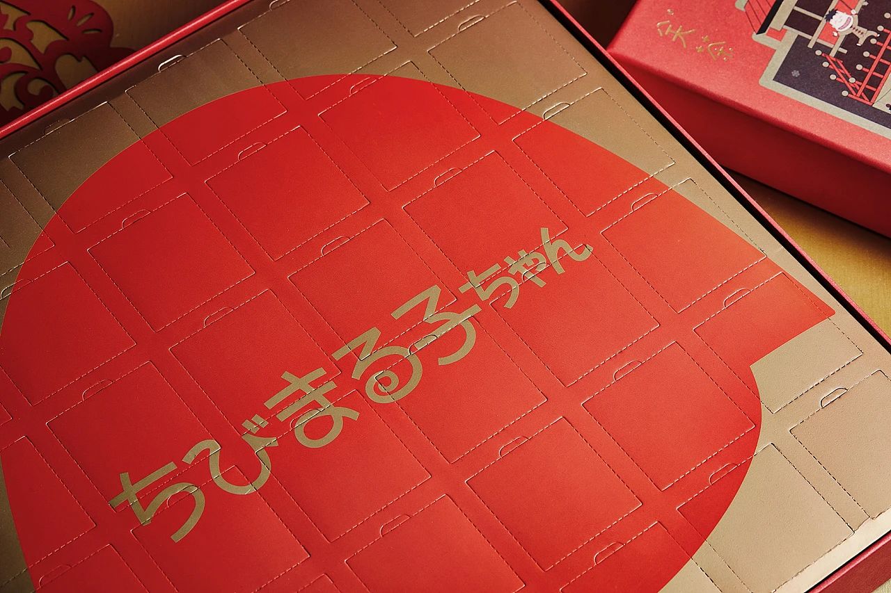 关茶与樱桃小丸子春节联名茶菓子礼盒包装设计创意