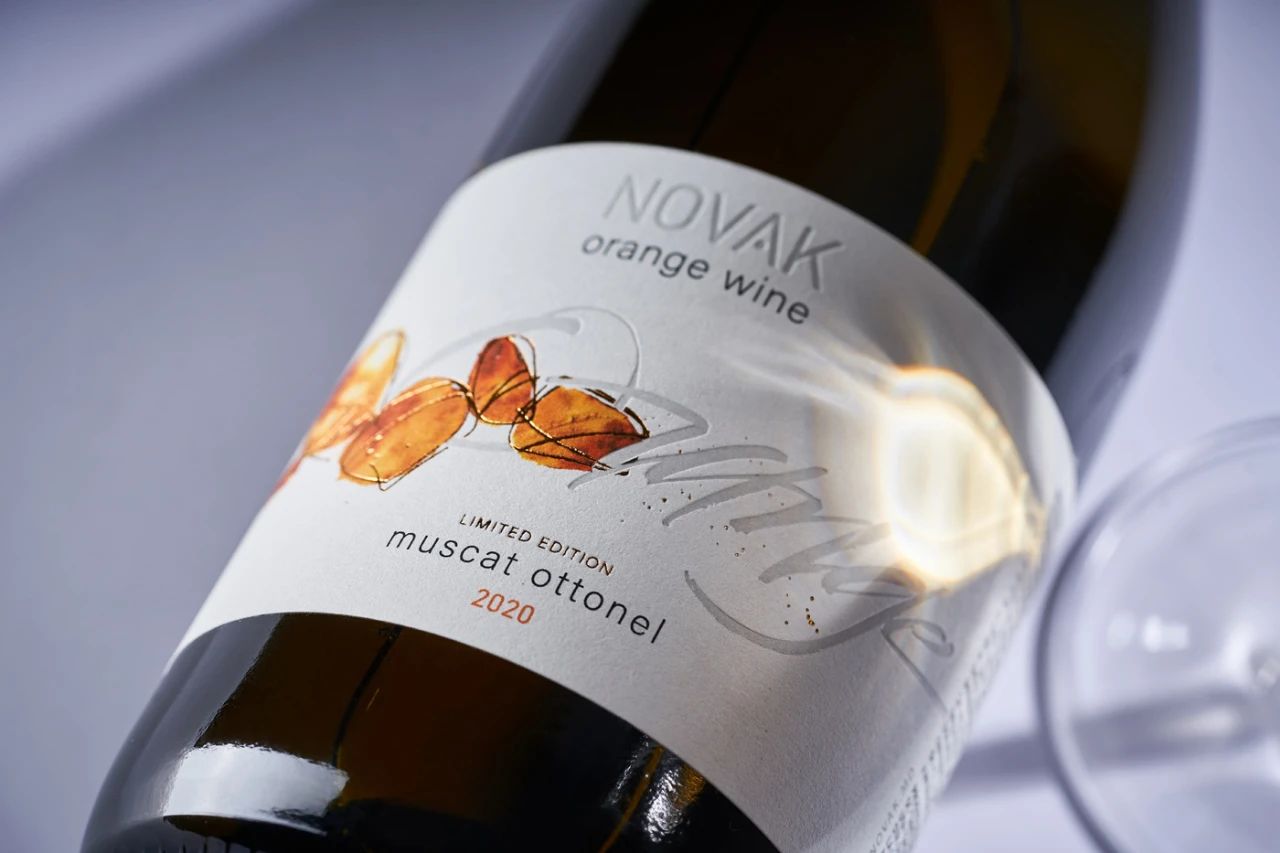Novak Winery摩尔多瓦葡萄酒包装设计特写展示